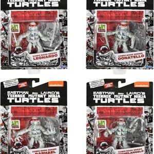 Teenage Mutant Ninja Turtles: Black and White Comic Book Figures with Comic Book